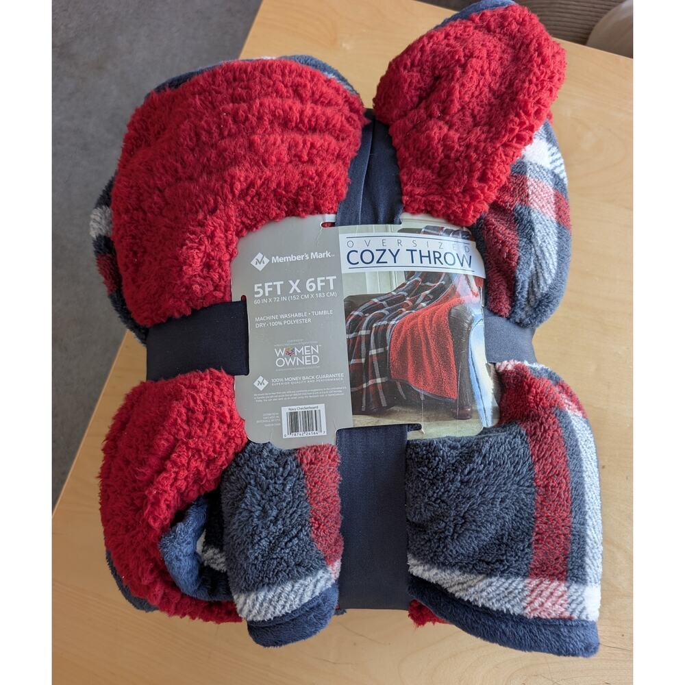 NIB Members Mark Oversized Cozy Throw